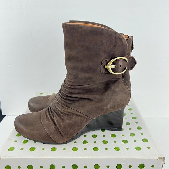 Earthies Chelsea Brown Suede Wedge Boots Size 10 M - Picture 6 of 16